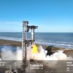 SpaceX_Loses_Contact_with_Spacecraft_After_Successful_Booster_Catch video poster