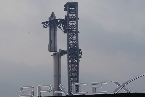 SpaceX Schedules Fifth Starship Test Flight for Sunday, Aiming for Reusability Milestone SpaceX_Schedules_Fifth_Starship_Test_Flight_for_Sunday__Aiming_for_Reusability_Milestone