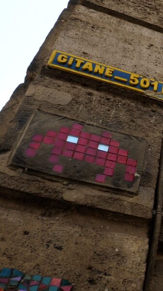 Space_Invaders_Spark_New_Wave_of_Street_Art_in_Paris_poster - Khabar Asia Space_Invaders_Spark_New_Wave_of_Street_Art_in_Paris video poster