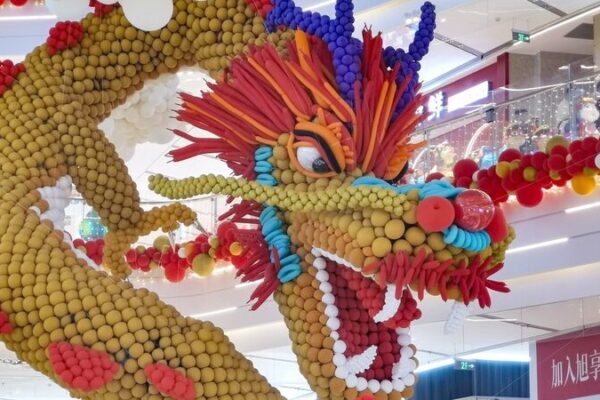 Spectacular Balloon Dragon Soars in Anhui Mall Celebrating Upcoming Lunar New Year Spectacular Balloon Dragon Soars in Anhui Mall Celebrating Upcoming Lunar New Year