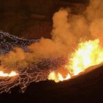 Spectacular_Eruption_of_Hawaii_s_Kilauea_Volcano_Sends_80_Meter_Lava_Fountains_Skyward