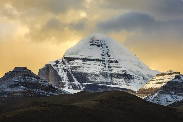 Splendid Winter Views of Mount Kailash in China's Xizang video poster
