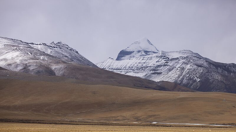 Splendid_Winter_Vistas_of_Mount_Kailash_in_Chinas_Xizang_Autonomous_Region_poster - Khabar Asia Splendid Winter Vistas of Mount Kailash in China's Xizang Autonomous Region video poster