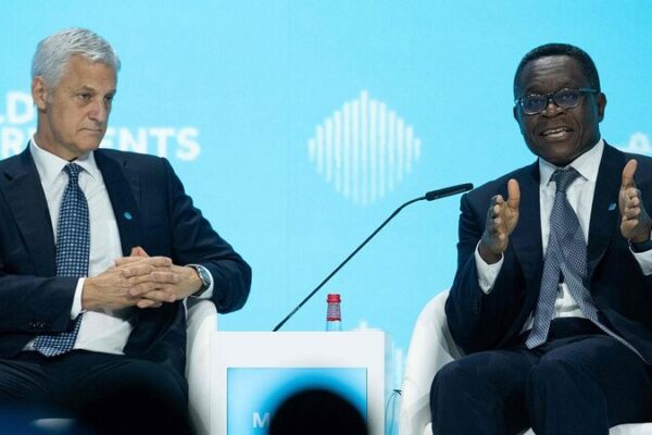 Standard Chartered CEO Bill Winters Expresses Optimism about China’s Economic Transition Standard Chartered CEO Bill Winters Expresses Optimism about China's Economic Transition