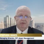 Stephen Innes: Fed Needs to Reconsider Rate Hikes Amid Global Economic Recovery video poster