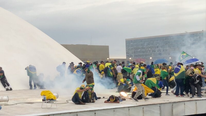 Supporters_of_Ex-President_Bolsonaro_Storm_Brazils_Government_Buildings_poster - Khabar Asia Supporters of Ex-President Bolsonaro Storm Brazil's Government Buildings video poster
