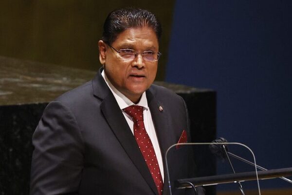 Surinamese President Santokhi to Strengthen Ties During China Visit Surinamese President Santokhi to Strengthen Ties During China Visit