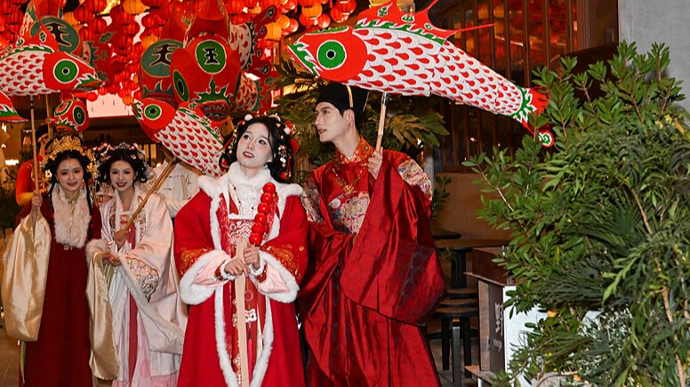 Suzhou_s_Vibrant_Performances_Ignite_Festive_Spirit_Ahead_of_Spring_Festival
