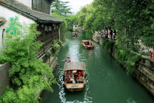 Suzhou’s Traditional Wooden Boat Tours Captivate Visitors Suzhou's Traditional Wooden Boat Tours Captivate Visitors