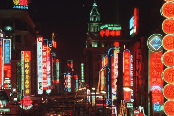 TV Drama 'Blossoms Shanghai' Sparks Tourism Boom in Megacity