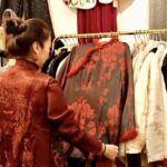 Taiyuan_Shoppers_Embrace_Modern_Chinese_Fashion_for_Spring_Festival video poster