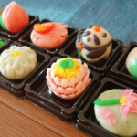 Tangguozi_Pastries_Offer_Time_Travel_Experience_in_Wuxi_s_Nianhuawan