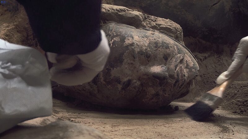 Terracotta_Army_s_Pit_No__2_Yields_Painted_Officer_Figurine_Head