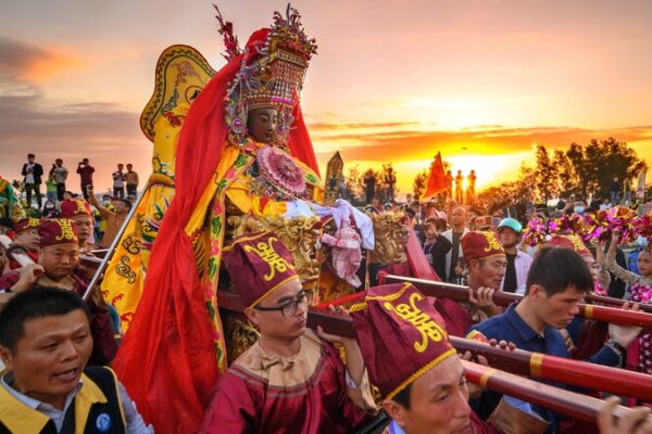Thousands Gather in Fujian for Mazu Festival Celebrating Maritime Goddess Thousands Gather in Fujian for Mazu Festival Celebrating Maritime Goddess video poster