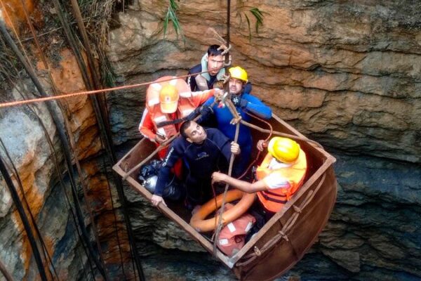 Three Feared Dead as Rescue Efforts Intensify for Trapped Miners in Assam Three_Feared_Dead_as_Rescue_Efforts_Intensify_for_Trapped_Miners_in_Assam