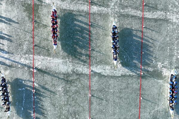 Thrilling Ice Dragon Boat Race Launches in Jinzhou, Liaoning Province Thrilling_Ice_Dragon_Boat_Race_Launches_in_Jinzhou__Liaoning_Province