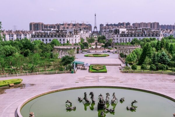 Tianducheng: China’s Own Slice of Paris in Hangzhou Tianducheng: China's Own Slice of Paris in Hangzhou