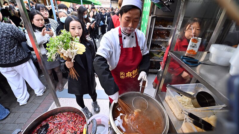 Tianshuis_Spicy_Hot_Pot_A_Culinary_Journey_Through_Gansus_Cultural_Heartland - Khabar Asia Tianshui's Spicy Hot Pot: A Culinary Journey Through Gansu's Cultural Heartland