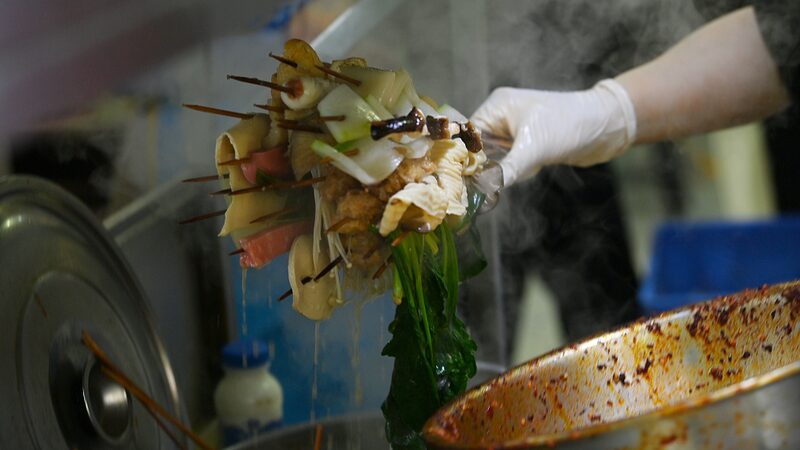 Tianshuis_Spicy_Hot_Pot_Becomes_a_Culinary_Sensation_in_Gansu_Province - Khabar Asia Tianshui's Spicy Hot Pot Becomes a Culinary Sensation in Gansu Province