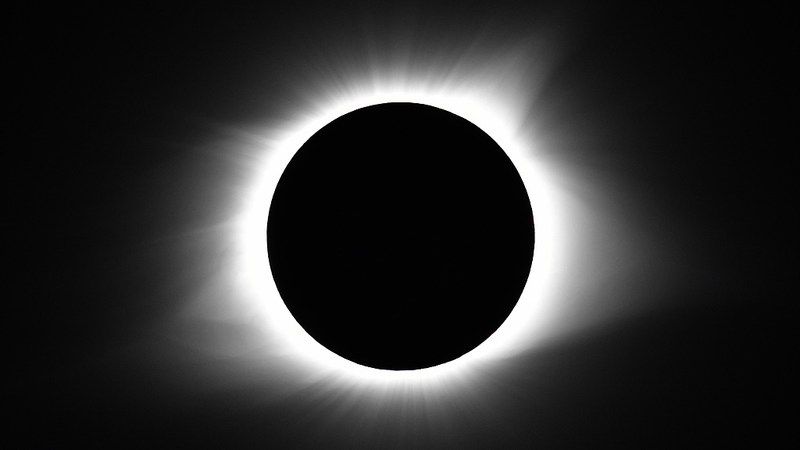 Total_Solar_Eclipse_Casts_Midday_Darkness_Across_North_America - Khabar Asia Total Solar Eclipse Casts Midday Darkness Across North America