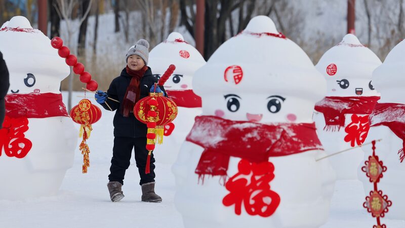 Tourists_Flock_to_Harbin_for_Spring_Festival_Snow_Spectacle - Khabar Asia Tourists_Flock_to_Harbin_for_Spring_Festival_Snow_Spectacle