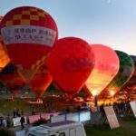 Tourists_Soar_Over_Zhejiang_in_Romantic_Hot_Air_Balloon_Festival