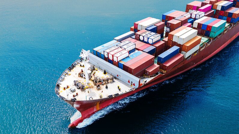 Trade_Protectionism__A_Road_Leading_to_a_Narrow_Street - Khabar Asia Trade_Protectionism__A_Road_Leading_to_a_Narrow_Street