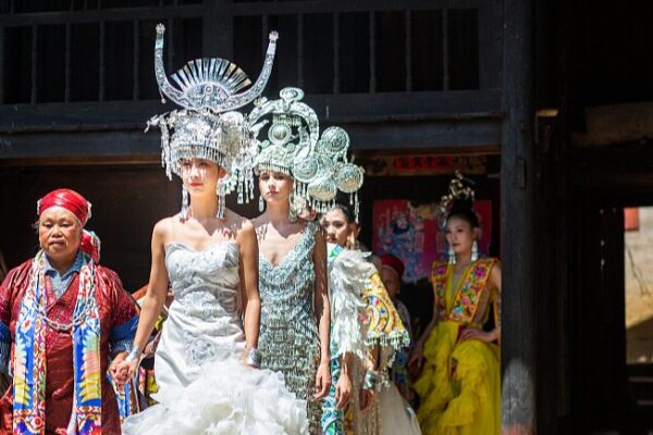 Traditional Miao and Dong Costumes Dazzle at Kaili City Fashion Show Traditional_Miao_and_Dong_Costumes_Dazzle_at_Kaili_City_Fashion_Show