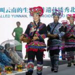 Traditional_Yi_Ethnic_Clothing_Captivates_at_Beijing_Fashion_Show