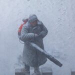 Train Services Suspended Between Guangdong and Hunan Amid Blizzard Warnings