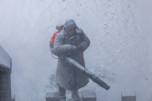 Train Services Suspended Between Guangdong and Hunan Amid Blizzard Warnings Train Services Suspended Between Guangdong and Hunan Amid Blizzard Warnings