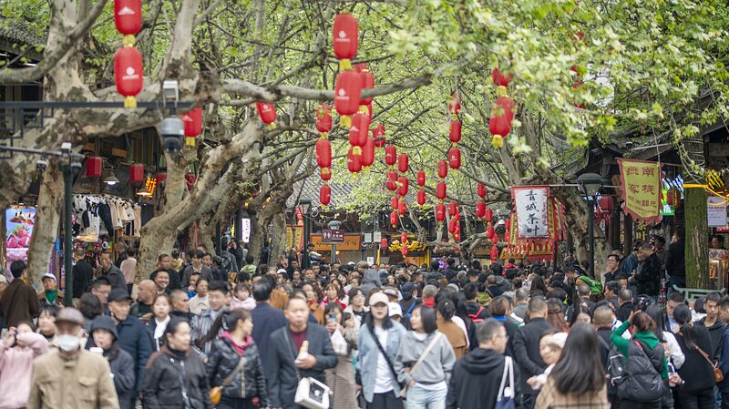 Travel_Expenditure_Soars_During_Chinas_Qingming_Festival - Khabar Asia Travel Expenditure Soars During China's Qingming Festival