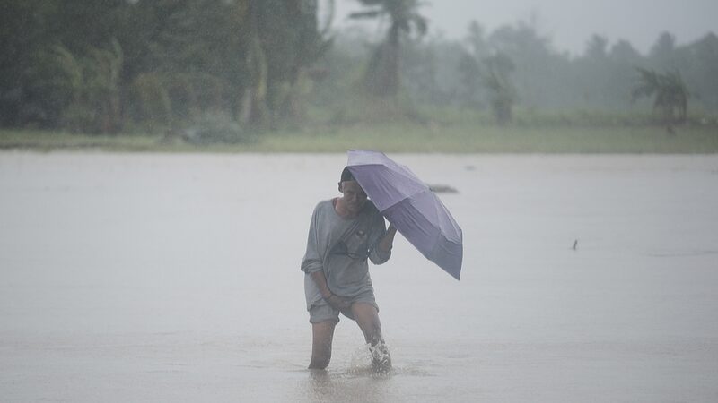 Tropical_Storm_Trami_Strikes_Philippines__26_Dead__150_000_Displaced - Khabar Asia Tropical_Storm_Trami_Strikes_Philippines__26_Dead__150_000_Displaced