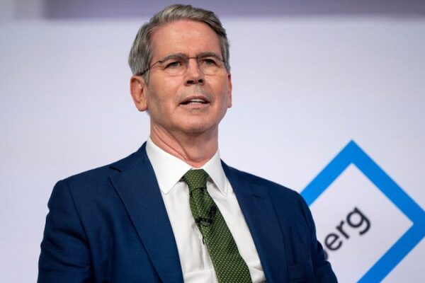 Trump Picks Billionaire Scott Bessent as U.S. Treasury Secretary Trump_Picks_Billionaire_Scott_Bessent_as_U_S__Treasury_Secretary