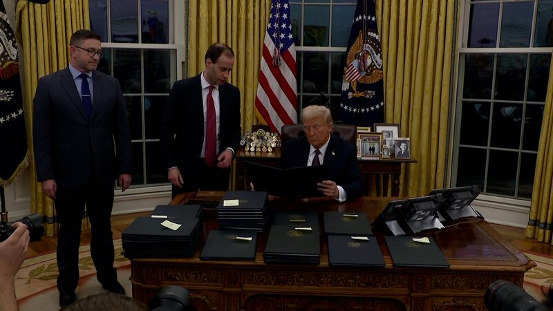 Trump_Proposes_25__Tariffs_on_Canadian_and_Mexican_Goods_Starting_February video poster