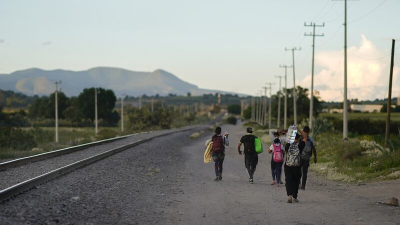 Trump_Vows_25__Tariff_on_Mexican_and_Canadian_Imports - Khabar Asia Trump_Vows_25__Tariff_on_Mexican_and_Canadian_Imports