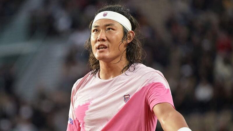 Tsitsipas Defeats China's Zhang Zhizhen at French Open; Yuan Yue and Wang Xiyu Advance