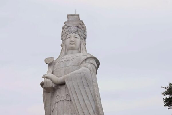 Twin_Mazu_Statues_Gaze_Across_Taiwan_Strait_in__The_Journey_of_the_Goddess_ video poster