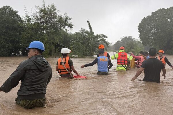 Typhoon Krathon Claims Five Lives in the Philippines; One Still Missing Typhoon_Krathon_Claims_Five_Lives_in_the_Philippines__One_Still_Missing