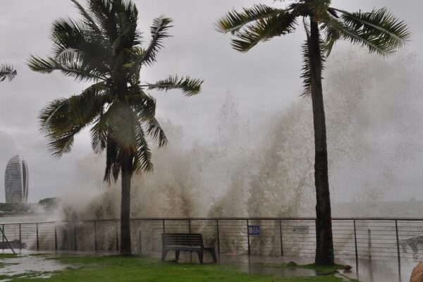 Typhoon Prapiroon Makes Landfall in South China’s Hainan Province Typhoon_Prapiroon_Makes_Landfall_in_South_China_s_Hainan_Province