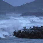 Typhoon_Shanshan_Nears_Japan__9_Injured__Mass_Evacuations_Ordered