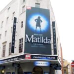 UK Theatres Urge Mask-Wearing to Save Christmas Shows Amid Omicron Surge video poster