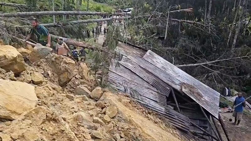 UN Reports Over 670 Feared Dead in Papua New Guinea Landslides video poster