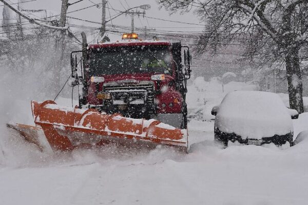 U.S. Snowstorms Claim Over 80 Lives, Potential Impact on Asian Markets U.S. Snowstorms Claim Over 80 Lives, Potential Impact on Asian Markets