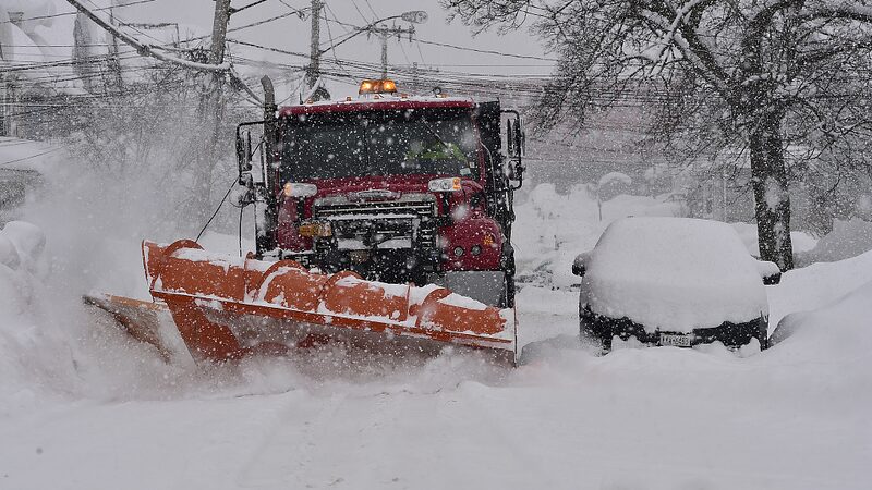 U.S. Snowstorms Claim Over 80 Lives, Potential Impact on Asian Markets