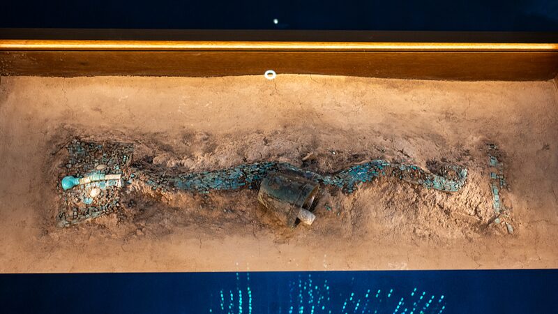 Unearthed_Turquoise_Dragon_Sheds_Light_on_Ancient_Chinas_Erlitou_Civilization - Khabar Asia Unearthed Turquoise Dragon Sheds Light on Ancient China's Erlitou Civilization