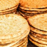 Uygur_Naan__A_Taste_of_Xinjiang_Welcoming_Tourists_in_Urumqi