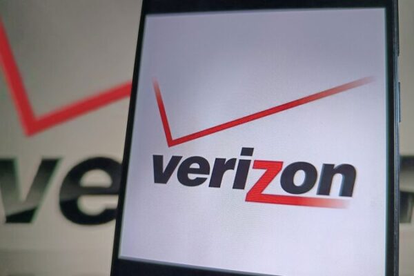 Verizon Service Outage Affects Tens of Thousands Across the U.S. Verizon_Service_Outage_Affects_Tens_of_Thousands_Across_the_U_S_
