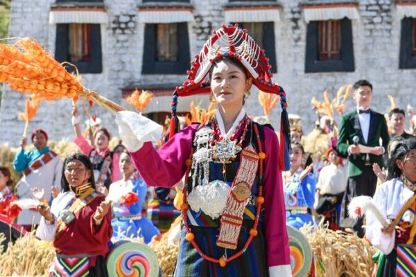 Vibrant Harvest Celebrations Light Up Xizang’s Shannan City Vibrant_Harvest_Celebrations_Light_Up_Xizang_s_Shannan_City