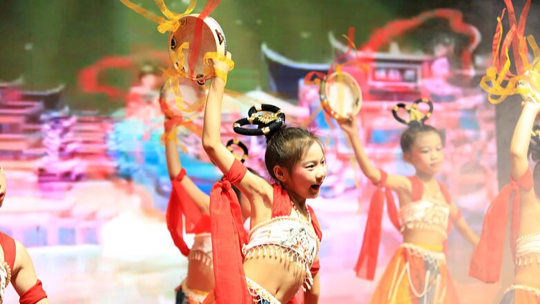 Village_Gala_in_Hunan_Showcases_Rich_Cultural_Heritage - Khabar Asia Village Gala in Hunan Showcases Rich Cultural Heritage